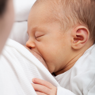 Reflux bei Babys – Ursachen, Symptome und Behandlung